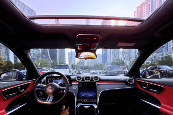 Mercedes Benz C300 - Image 3